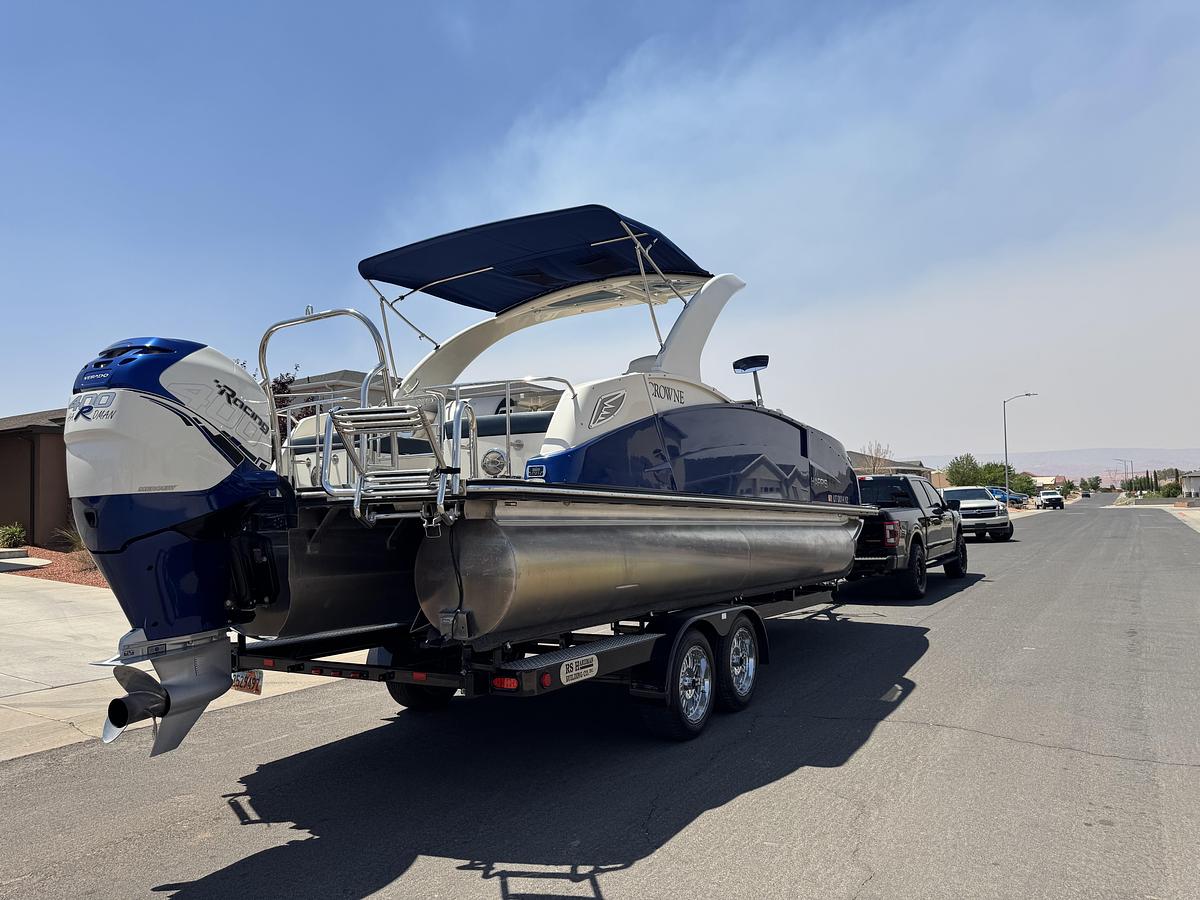 Used 2018 Harris CROWNE 250 DL