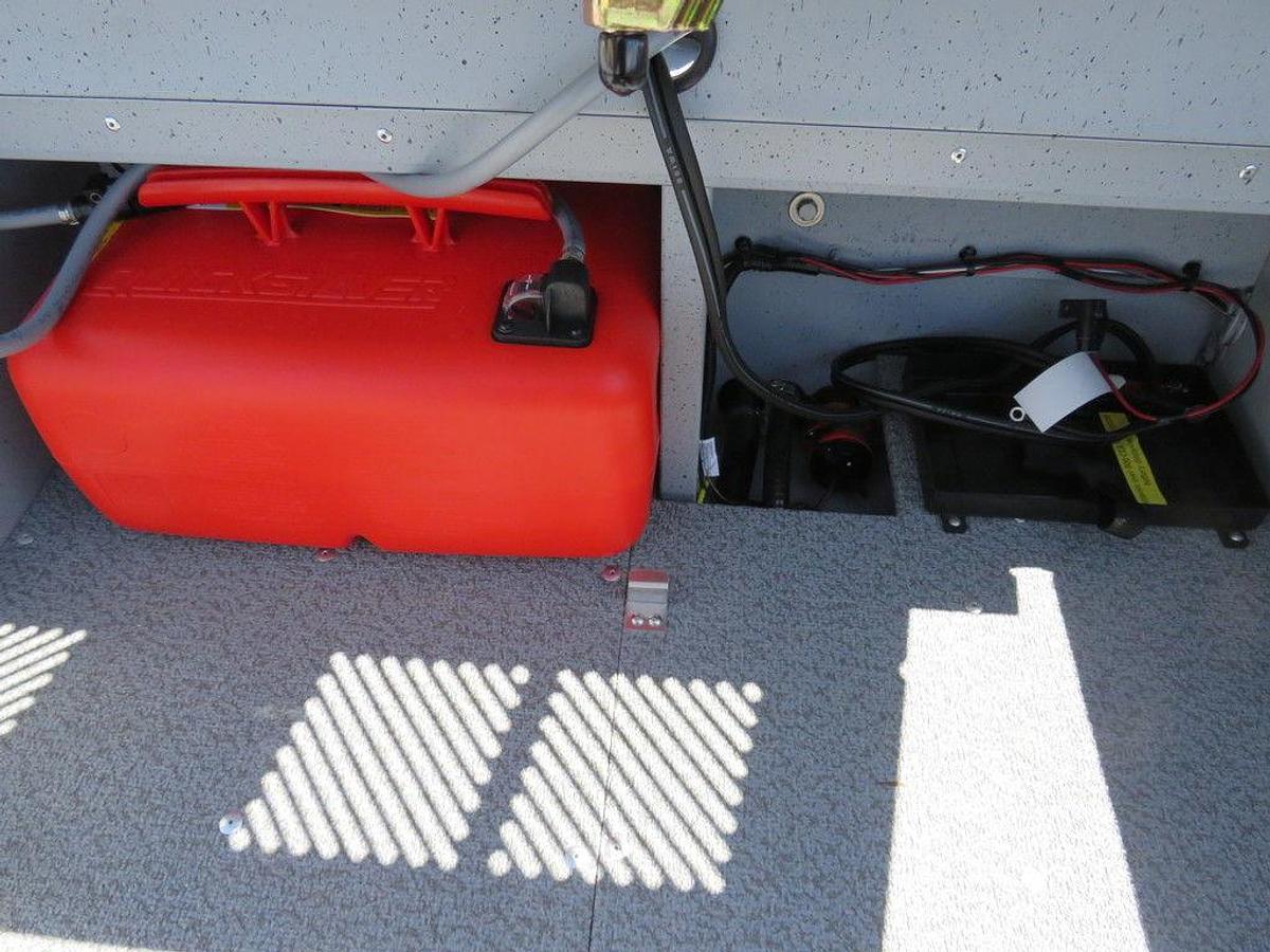 2025 Lund 1600 Fury Tiller