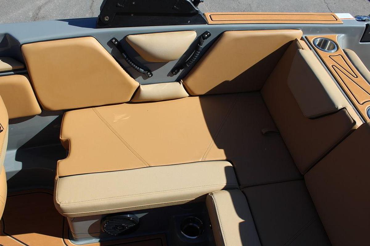 2025 Heyday Wake Boats WTSURF