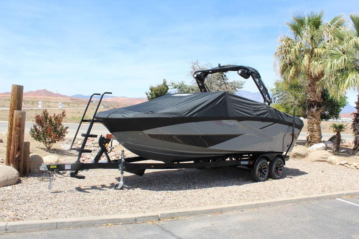 2025 Heyday Wake Boats H22