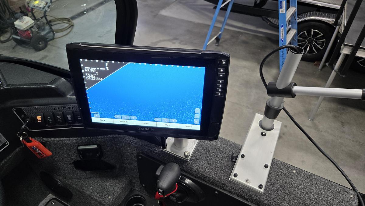 2025 Lund 2075 Impact XS Sport