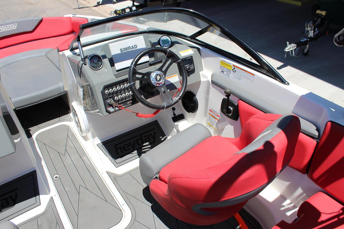 Used 2020 Heyday Wake Boats WTSURF
