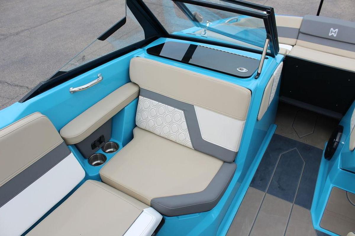 2025 Heyday Wake Boats H22