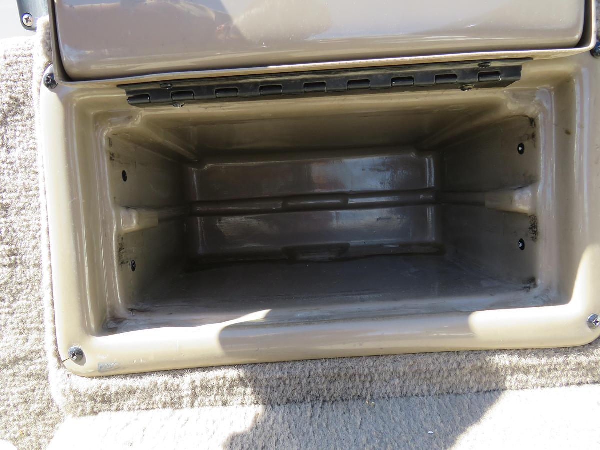 Used 2002 Tracker Tundra 18