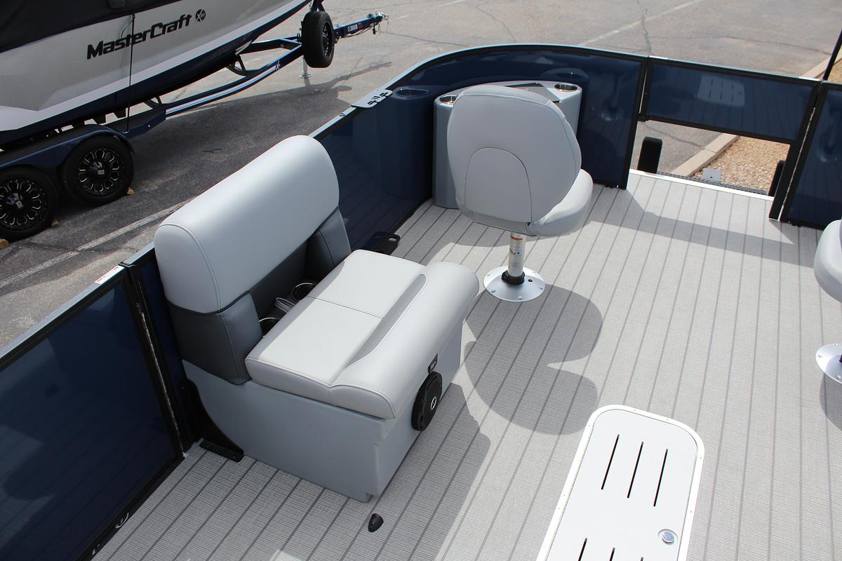 2026 Bentley Pontoons 243 Center Walk Thru Fish Tripple Toon