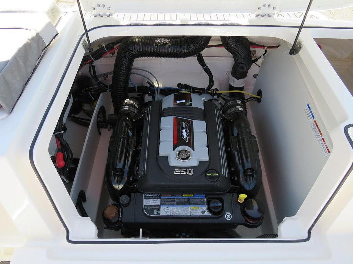 2025 Bayliner VR5 Bowrider