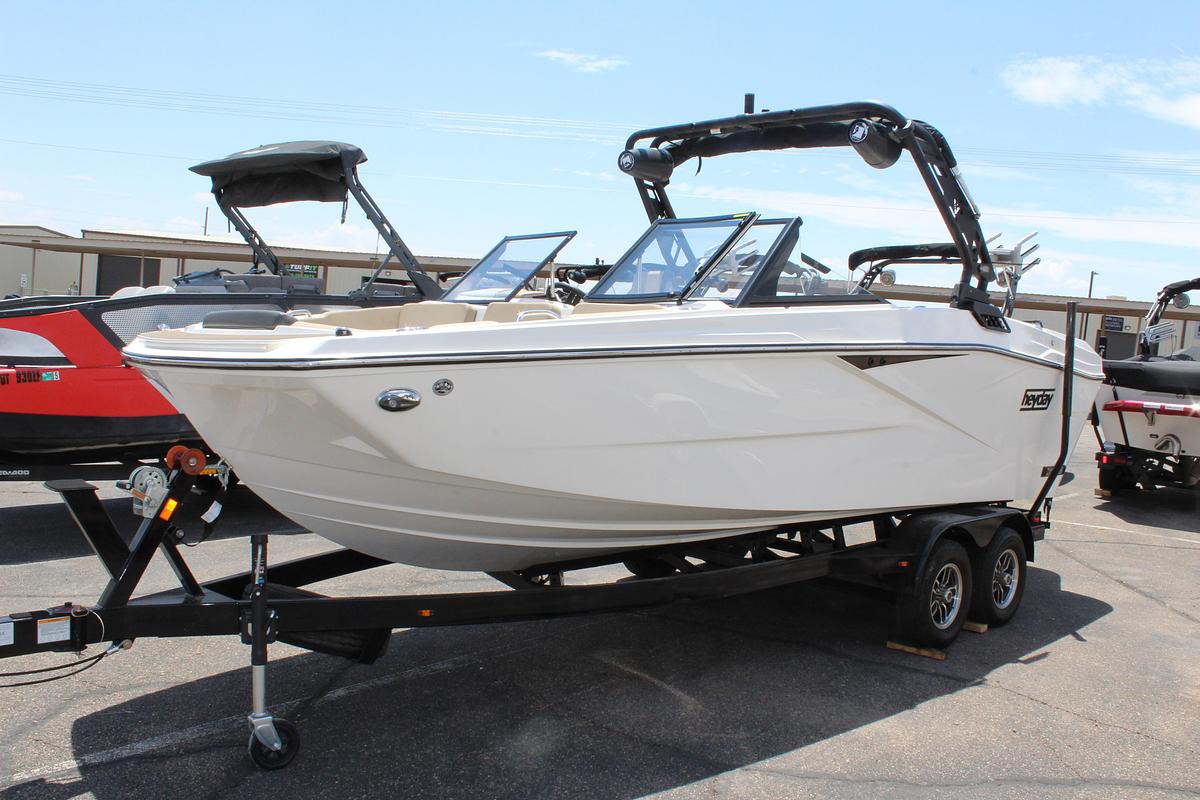 2027 Heyday Wake Boats H22