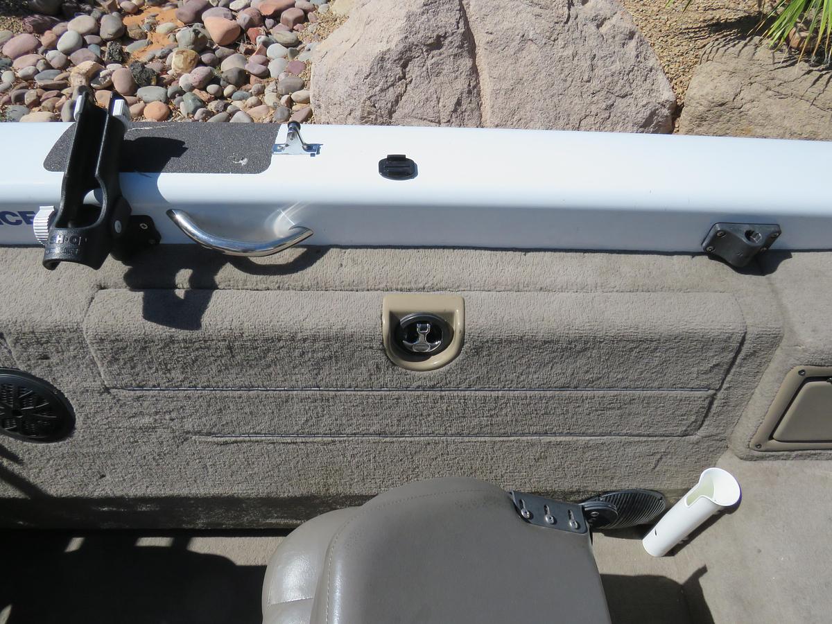Used 2002 Tracker Tundra 18
