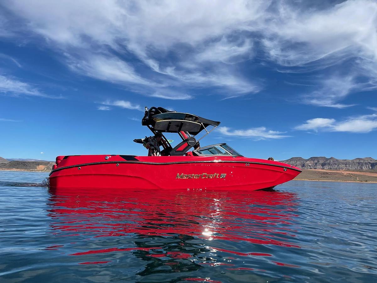 Used 2022 Mastercraft XT24