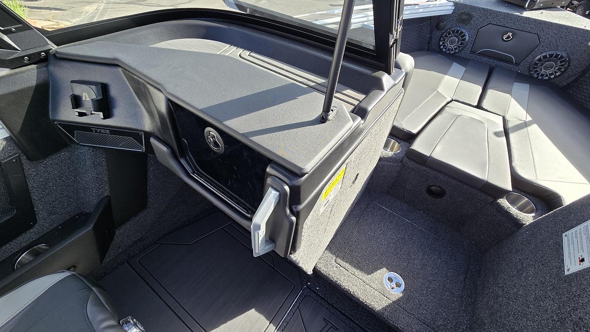 2027 Lund 1975 Tyee Sport