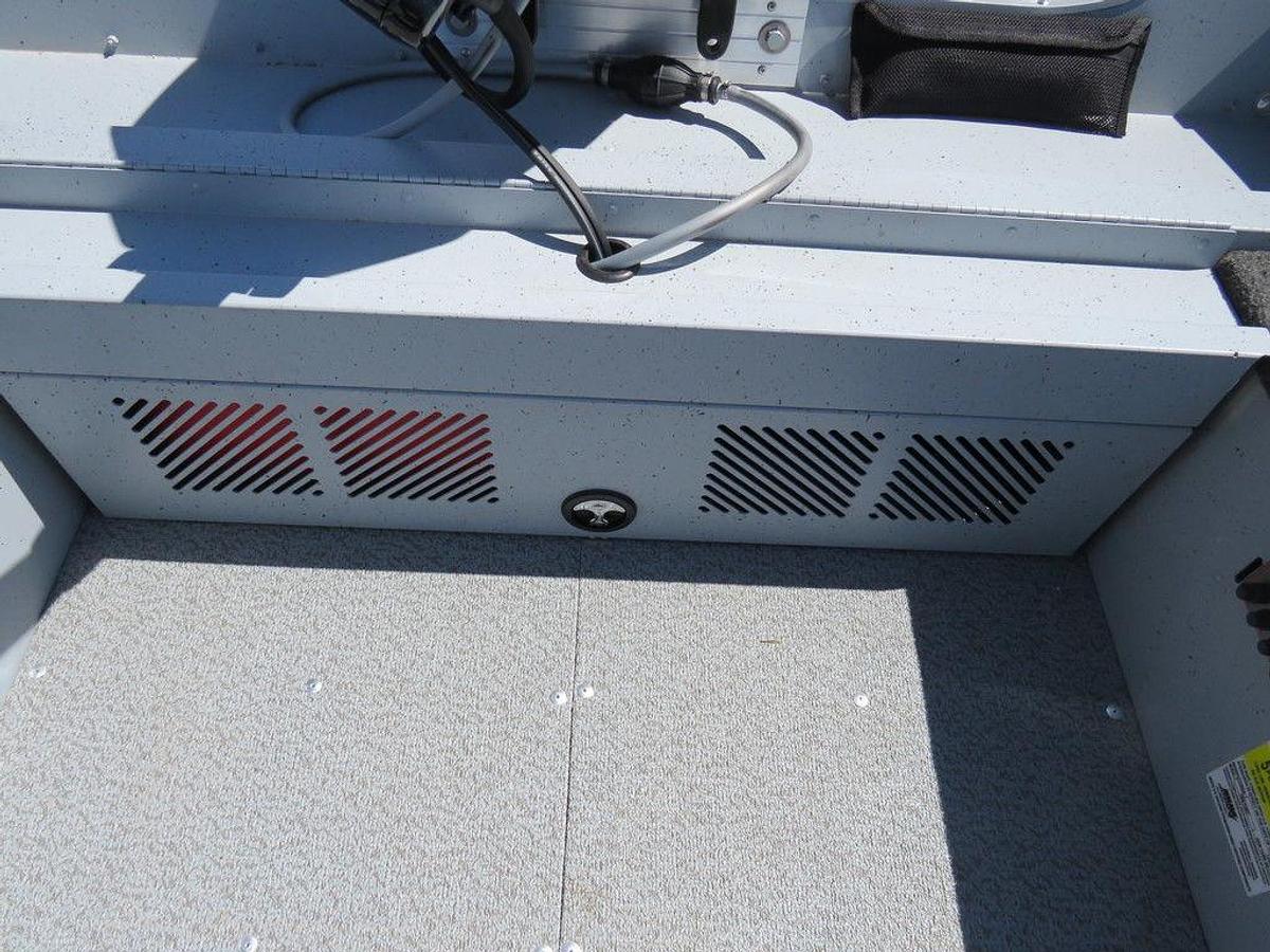 2025 Lund 1600 Fury Tiller