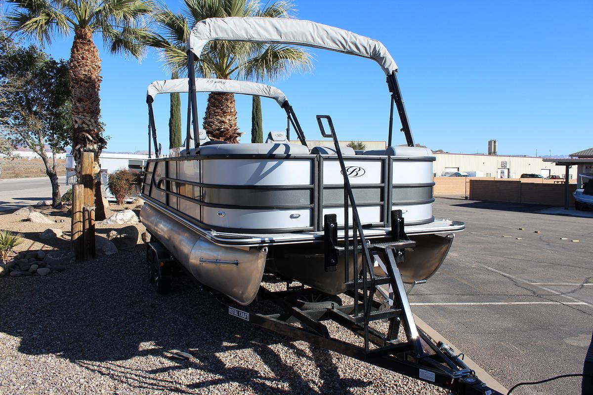 2026 Bentley Pontoons Legacy 220 Swingback