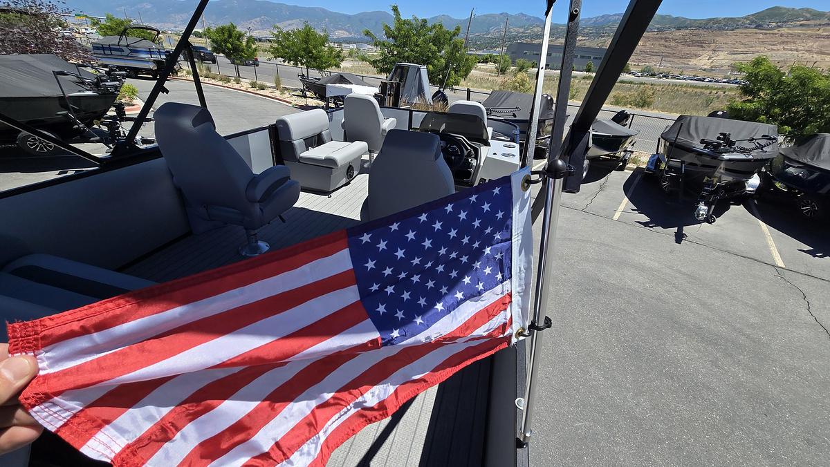 2026 Bentley Pontoons 243 Front Fish Swing Back