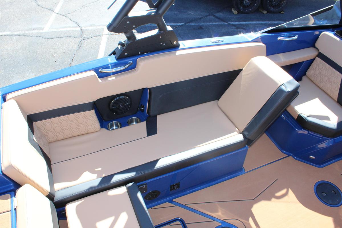 2026 Heyday Wake Boats H22