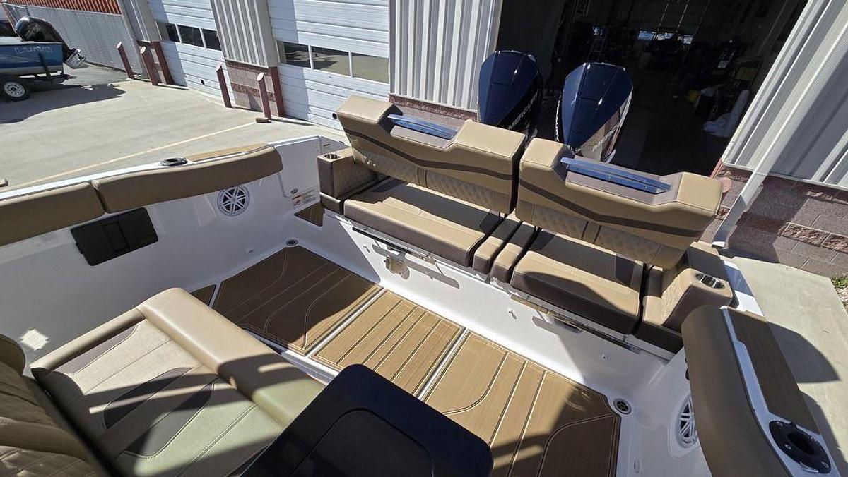 2025 Monterey Elite 30 OB