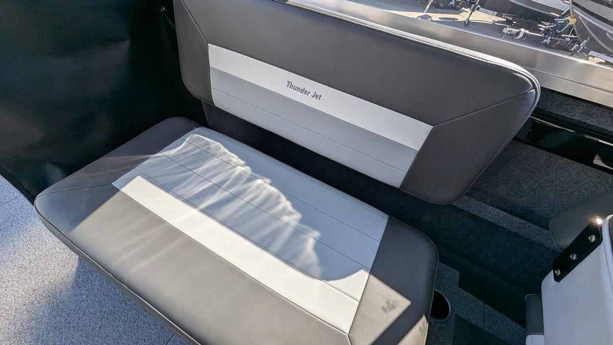 2025 Thunder Jet Alexis 24 OS