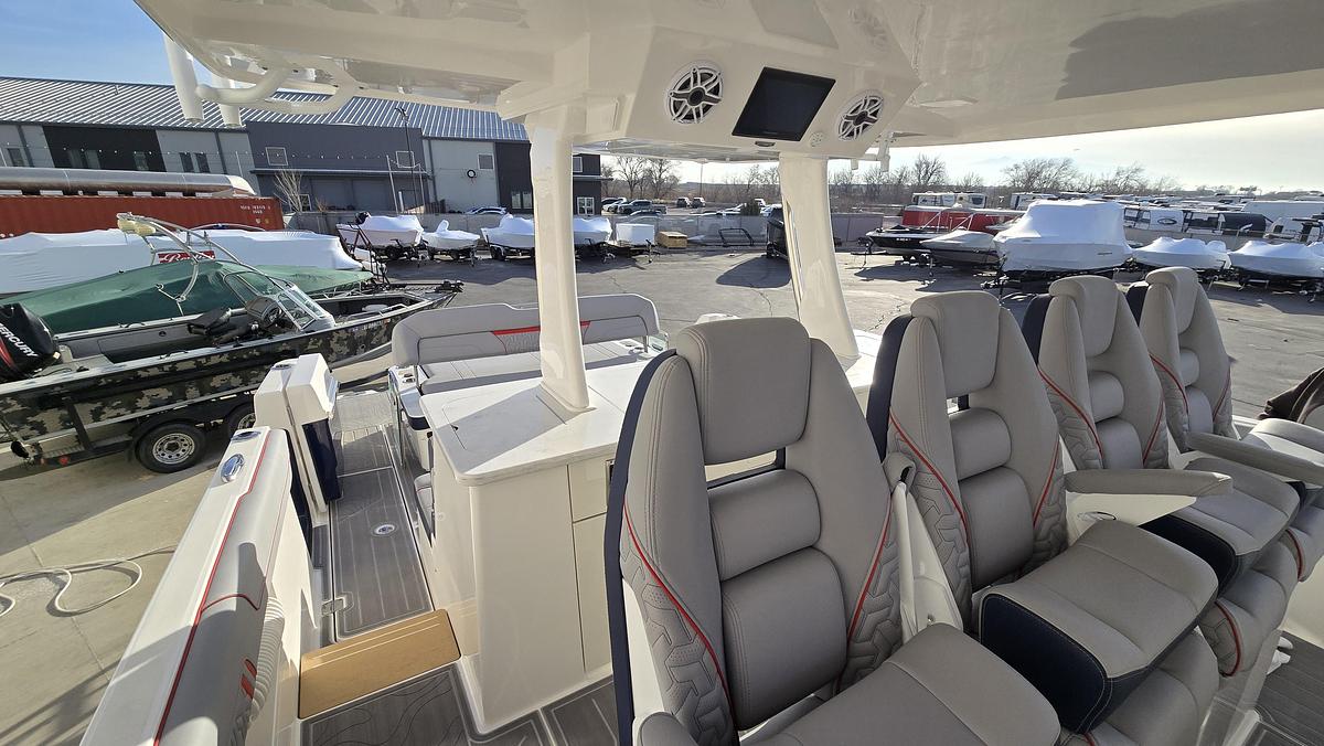 Regal 38 Surf (2026 Utah Boat Show Display Boat)