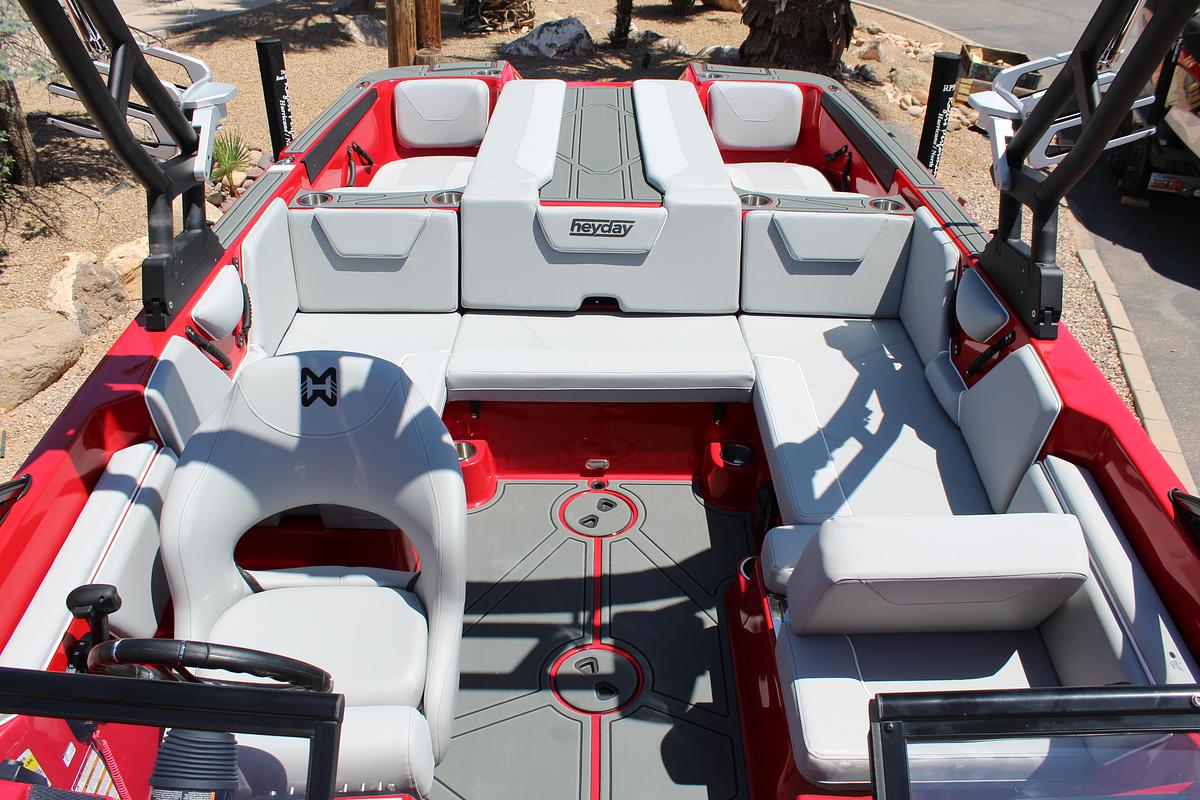 2025 Heyday Wake Boats WTSURF