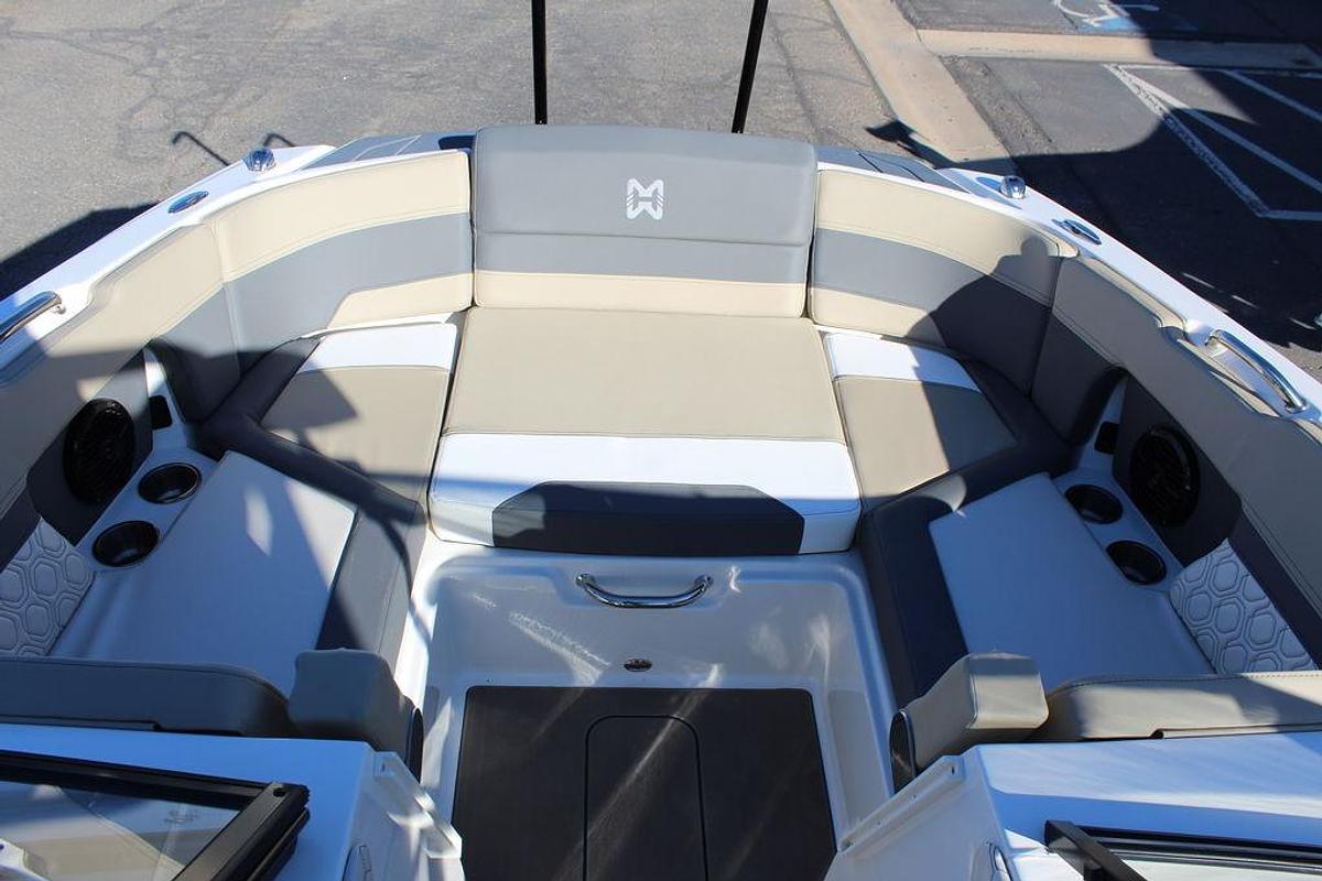 2025 Heyday Wake Boats H22
