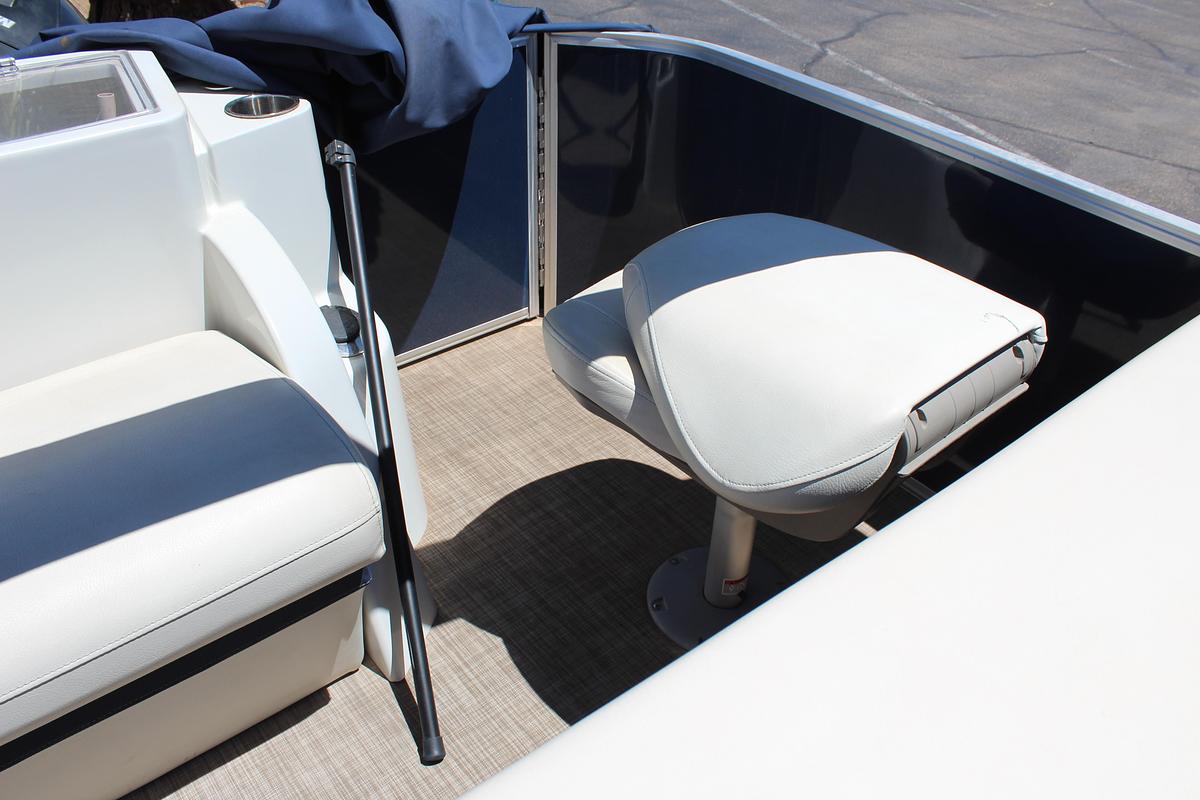Used 2020 Berkshire 25 STS RearFish Tritoon