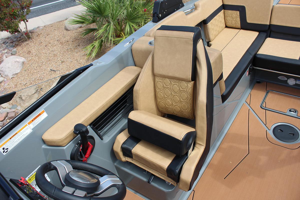 2027 Heyday Wake Boats H22