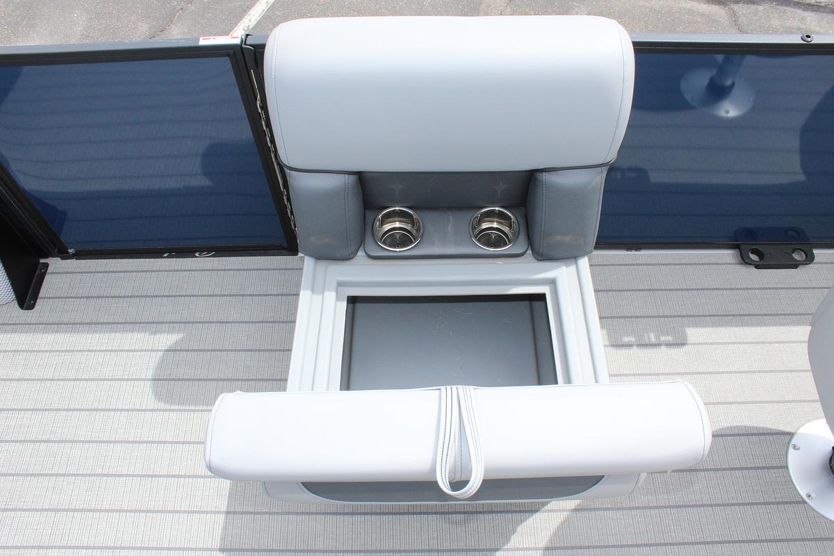 2026 Bentley Pontoons 243 Center Walk Thru Fish Tripple Toon