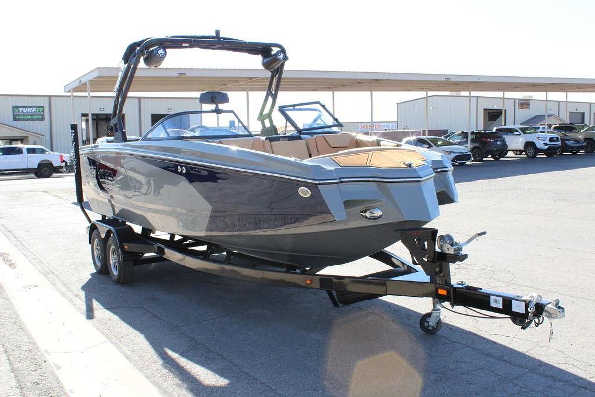 2025 Heyday Wake Boats WTSURF