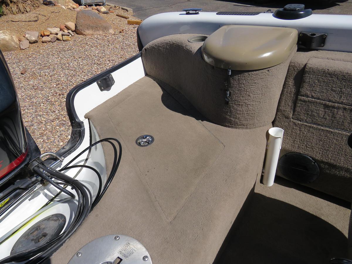 Used 2002 Tracker Tundra 18