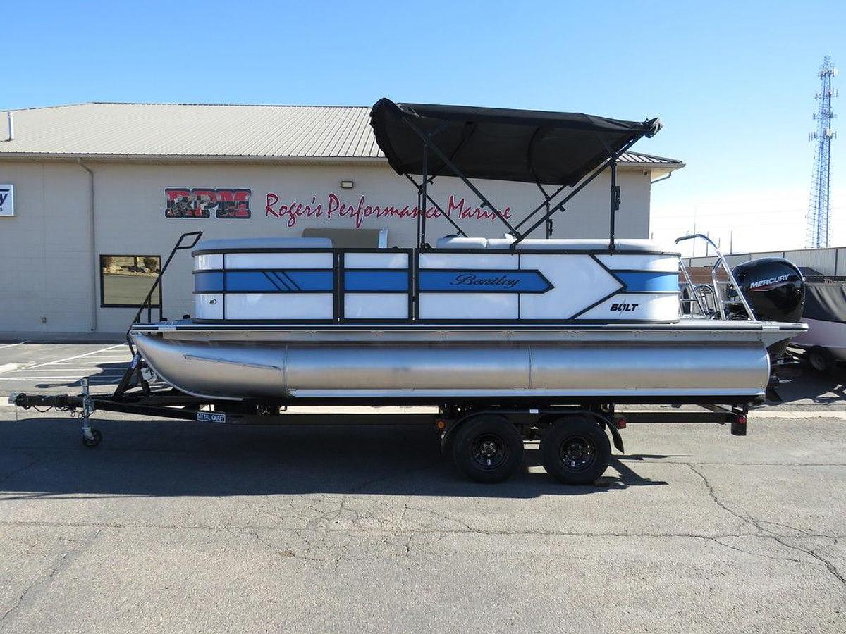 2025 Bentley Pontoons 20' Bolt 3/4 Triple Toon