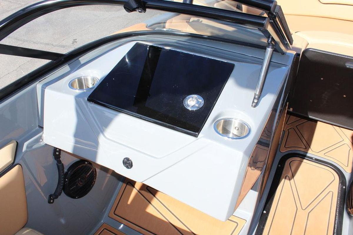 2025 Heyday Wake Boats WTSURF