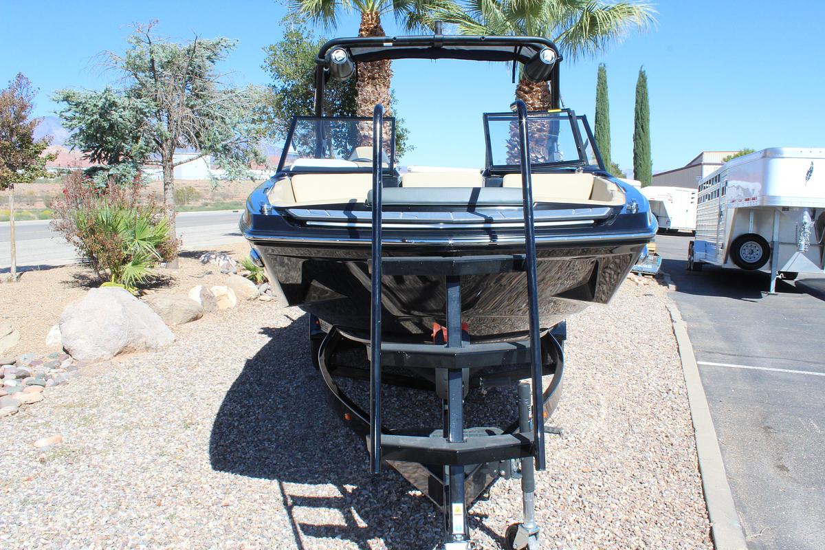 Heyday Wake Boats H22