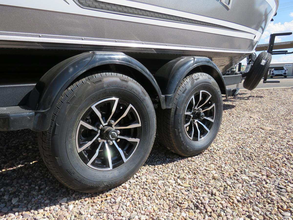 2027 Lund 1875 Impact XS Sport