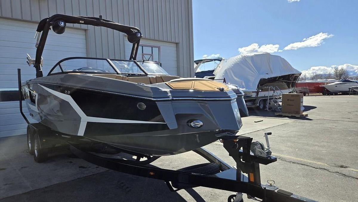 2025 Heyday Wake Boats WTSURF