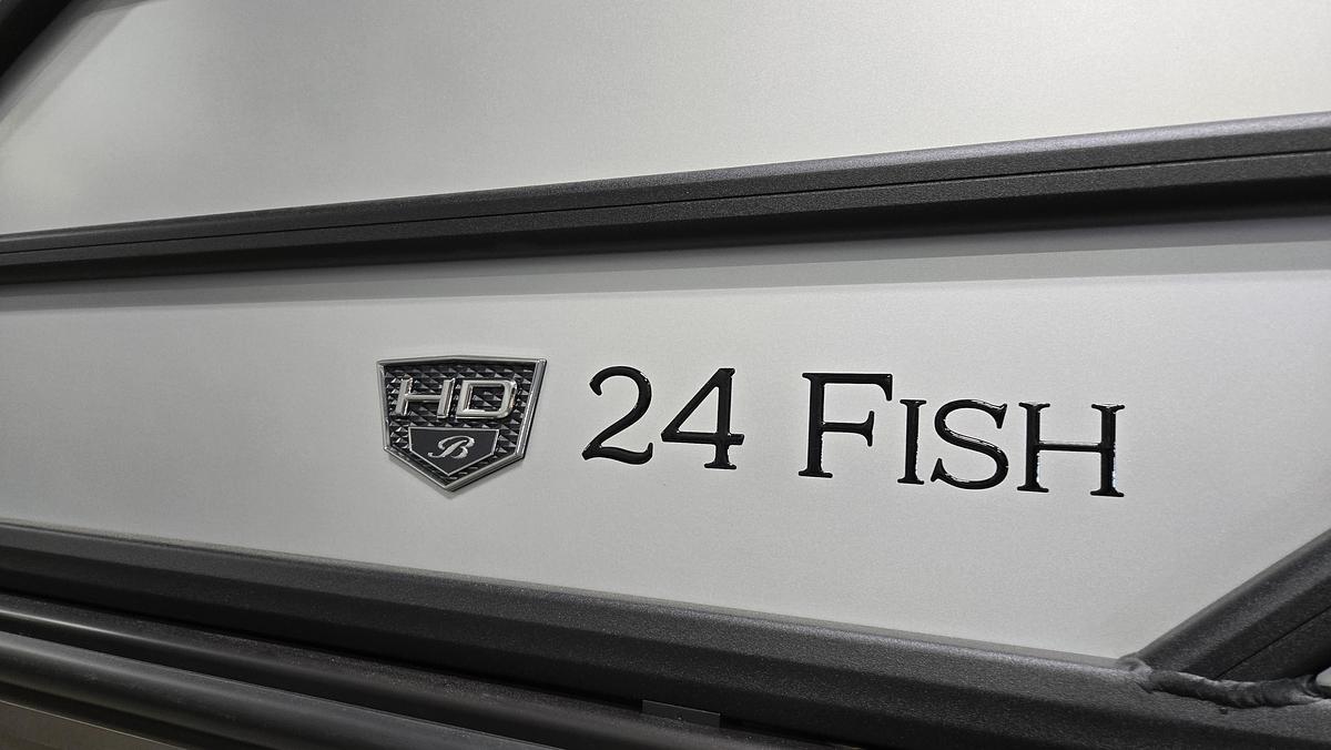 2026 Bentley Pontoons 243 Front Fish Swing Back