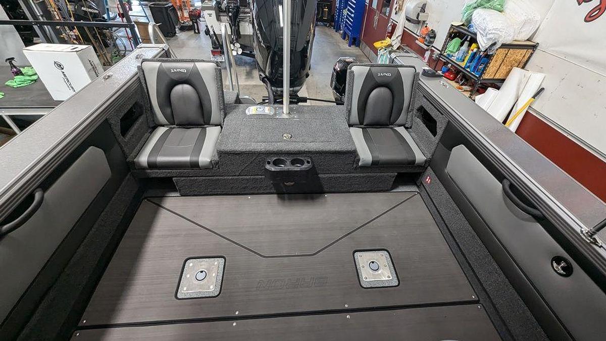 2025 Lund 2275 Baron