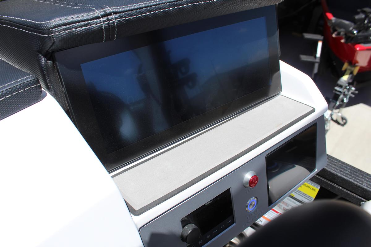 Used 2025 Montara 25 Surf Boss 2.0