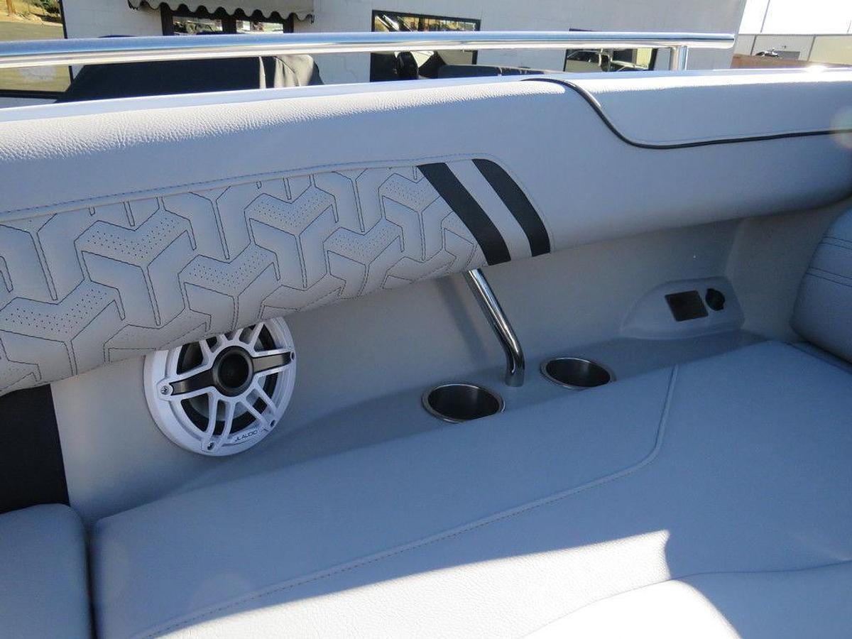 2025 Regal LS6 SURF ULTIMATE