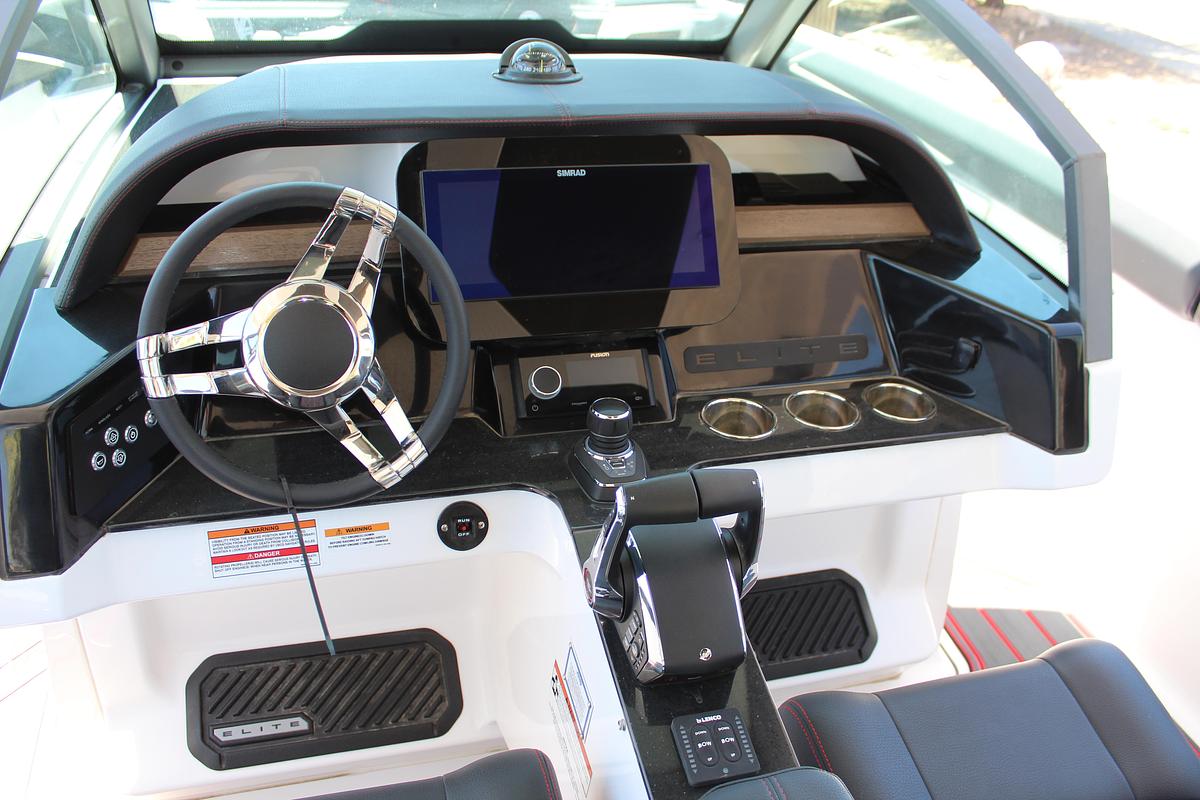 2025 Monterey Elite 30 OB