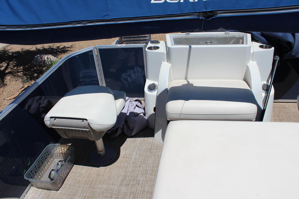 Used 2020 Berkshire 25 STS RearFish Tritoon