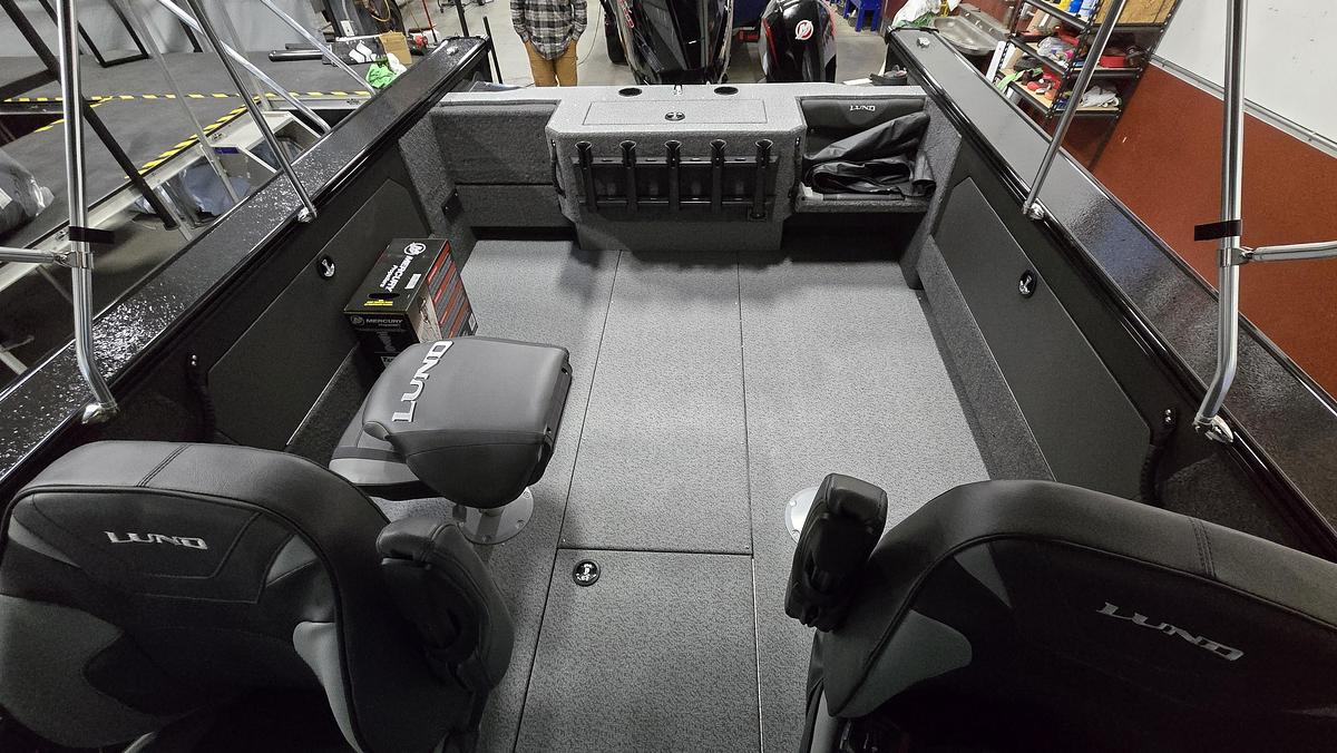 2026 Lund 2075 Fisherman