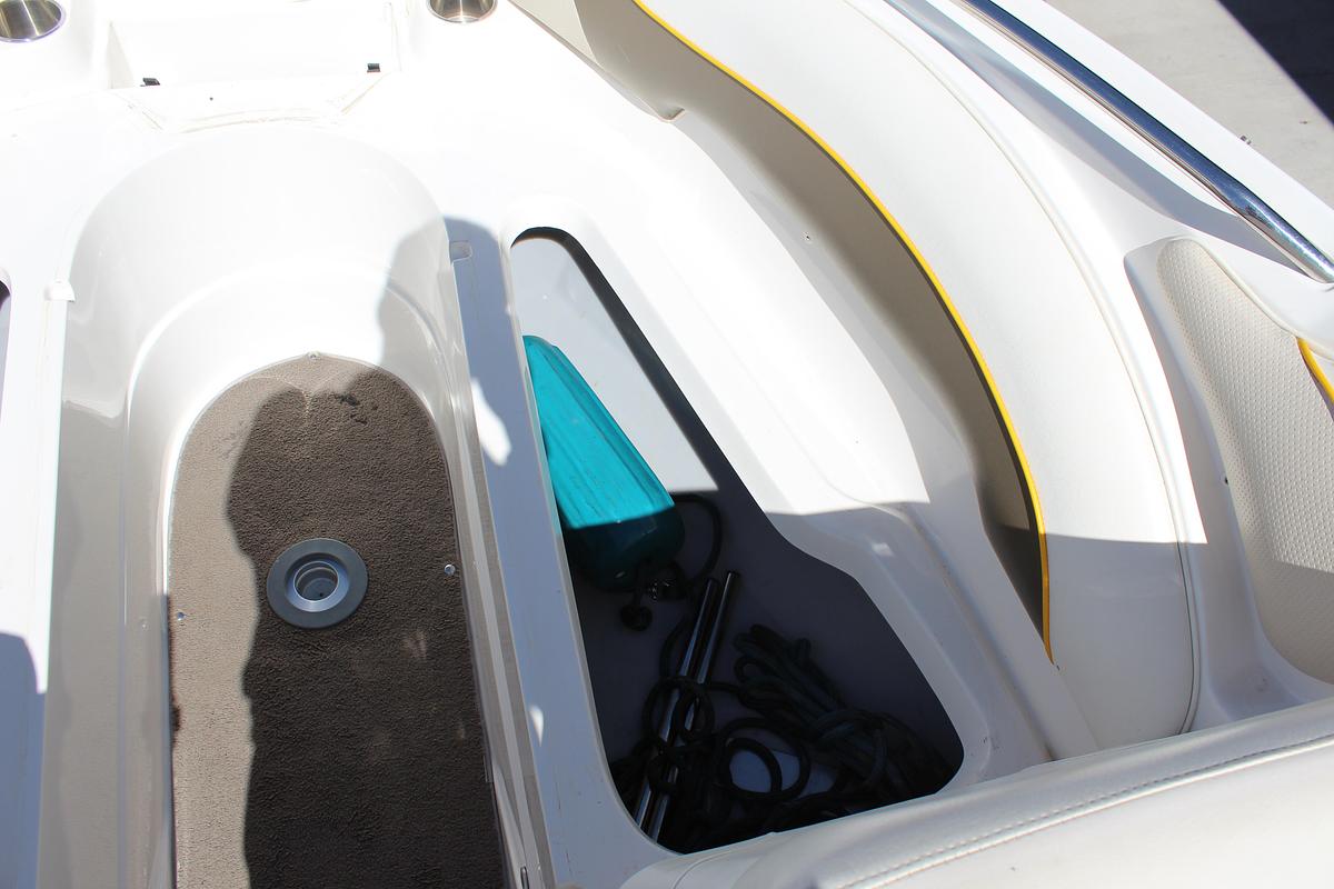 Used 2008 Rinker 246 Captiva