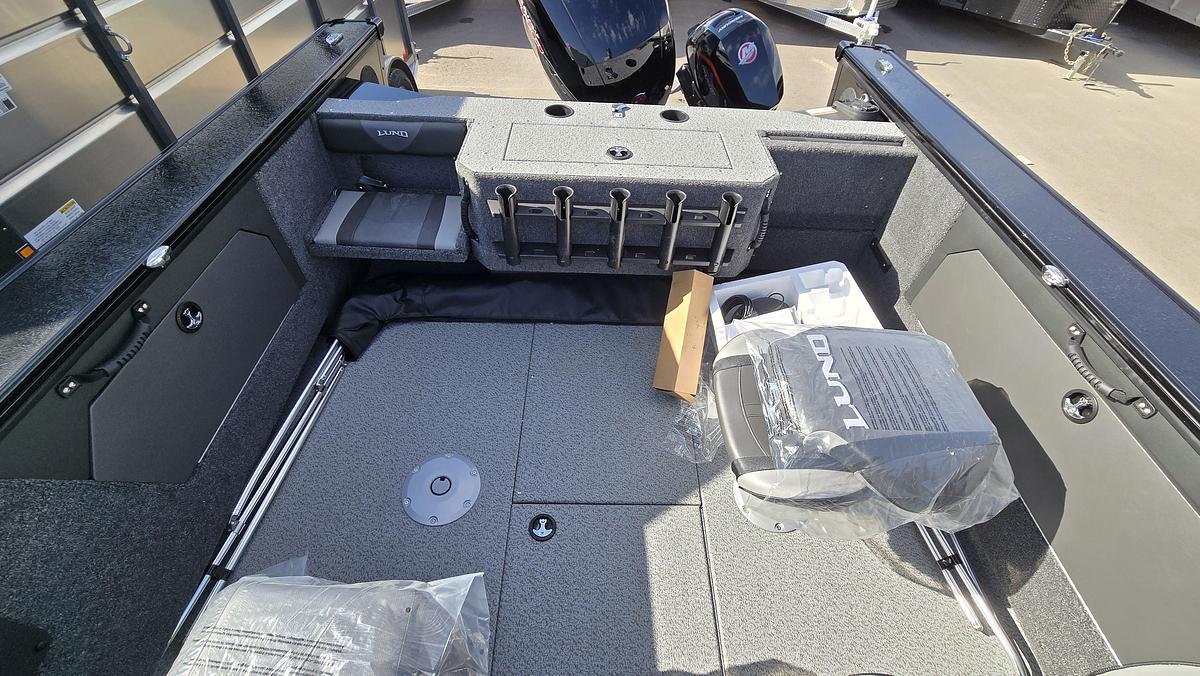 2026 LUND 1875 Fisherman