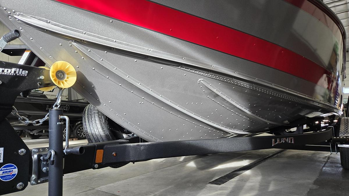 2026 Lund 2075 Fisherman