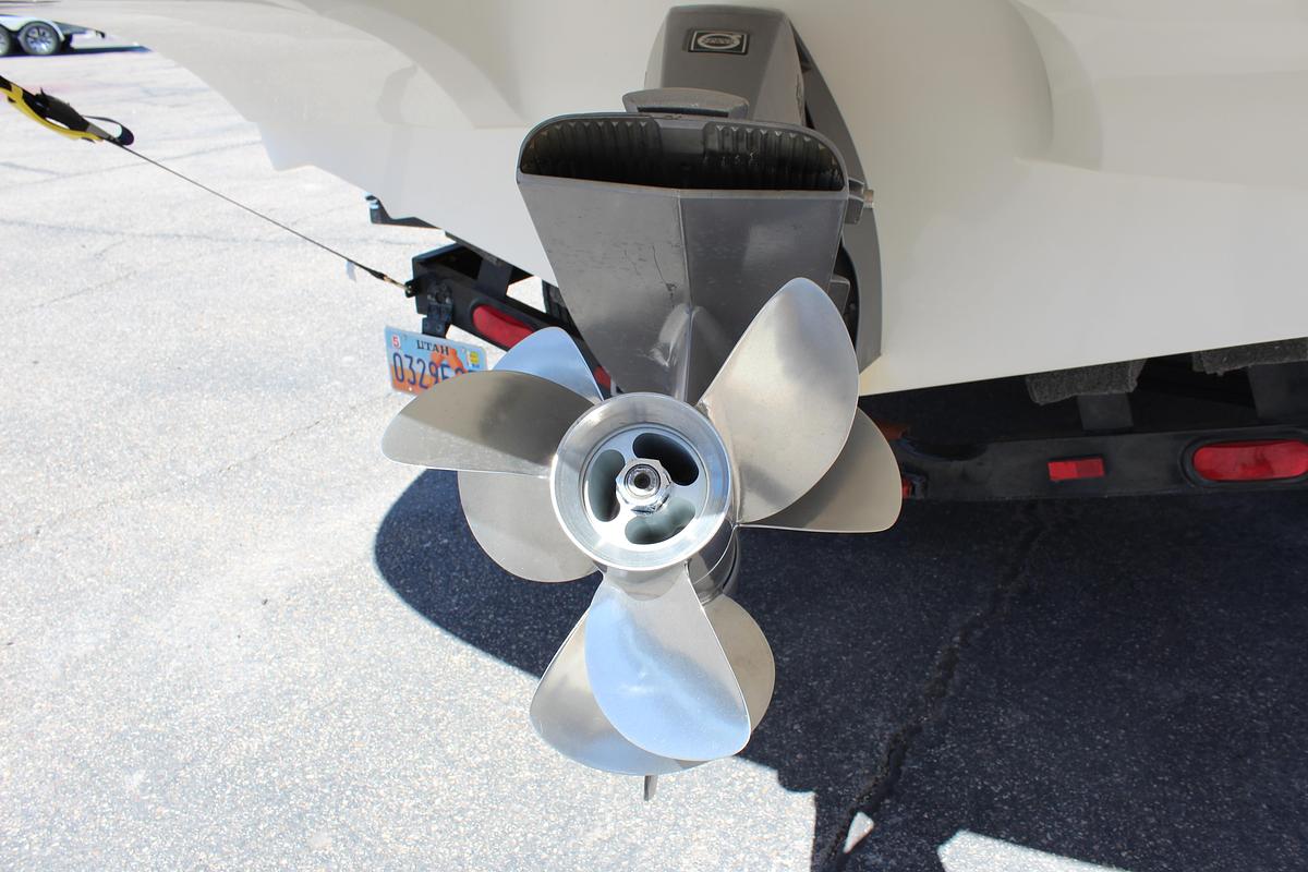 Used 2008 Rinker 246 Captiva