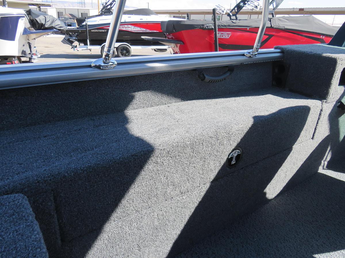 2027 Lund 1875 Impact XS Sport