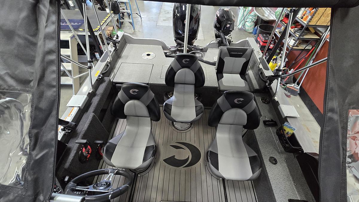 Used 2023 Crestliner 1750 Fish Hawk Platinum Edition