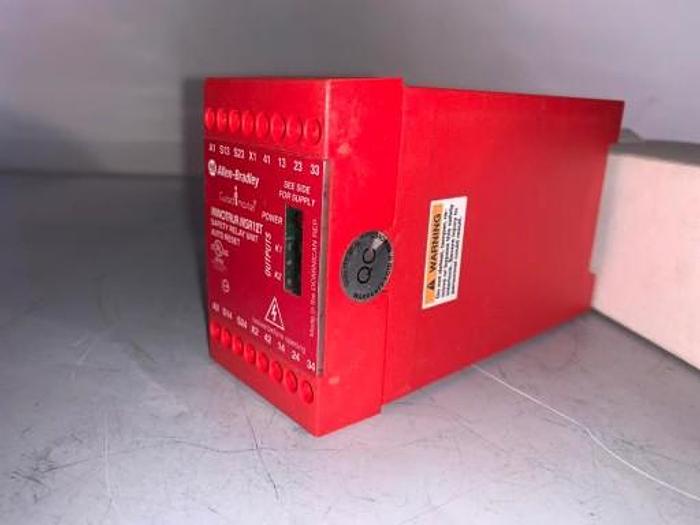 Allen Bradley Guardmaster Minotaur 24V ac/dc Safet