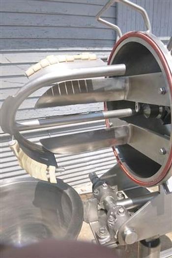 Used 10 GALLON GROEN SINGLE MOTION VACUUM KETTLE - S/S - JACKETED