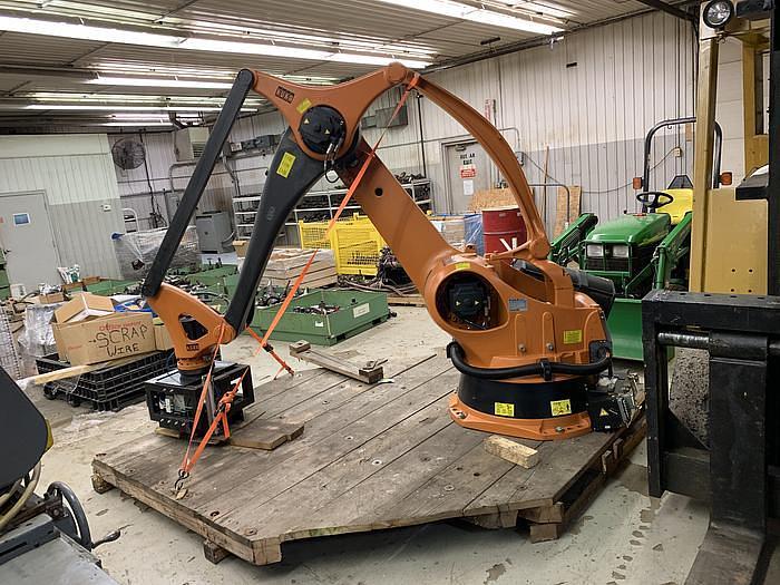 Used 2010 KUKA KR 100-2 PA 4 AXIS PALETTIZING ROBOT W/KRC 2 ed05 CONTROLLER