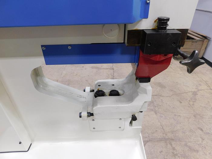 NEW Mubea 62 Ton Hydraulic Steel Ironworker HIW 550/305